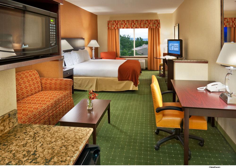 Holiday Inn Express Reno Airport By Ihg Exterior foto