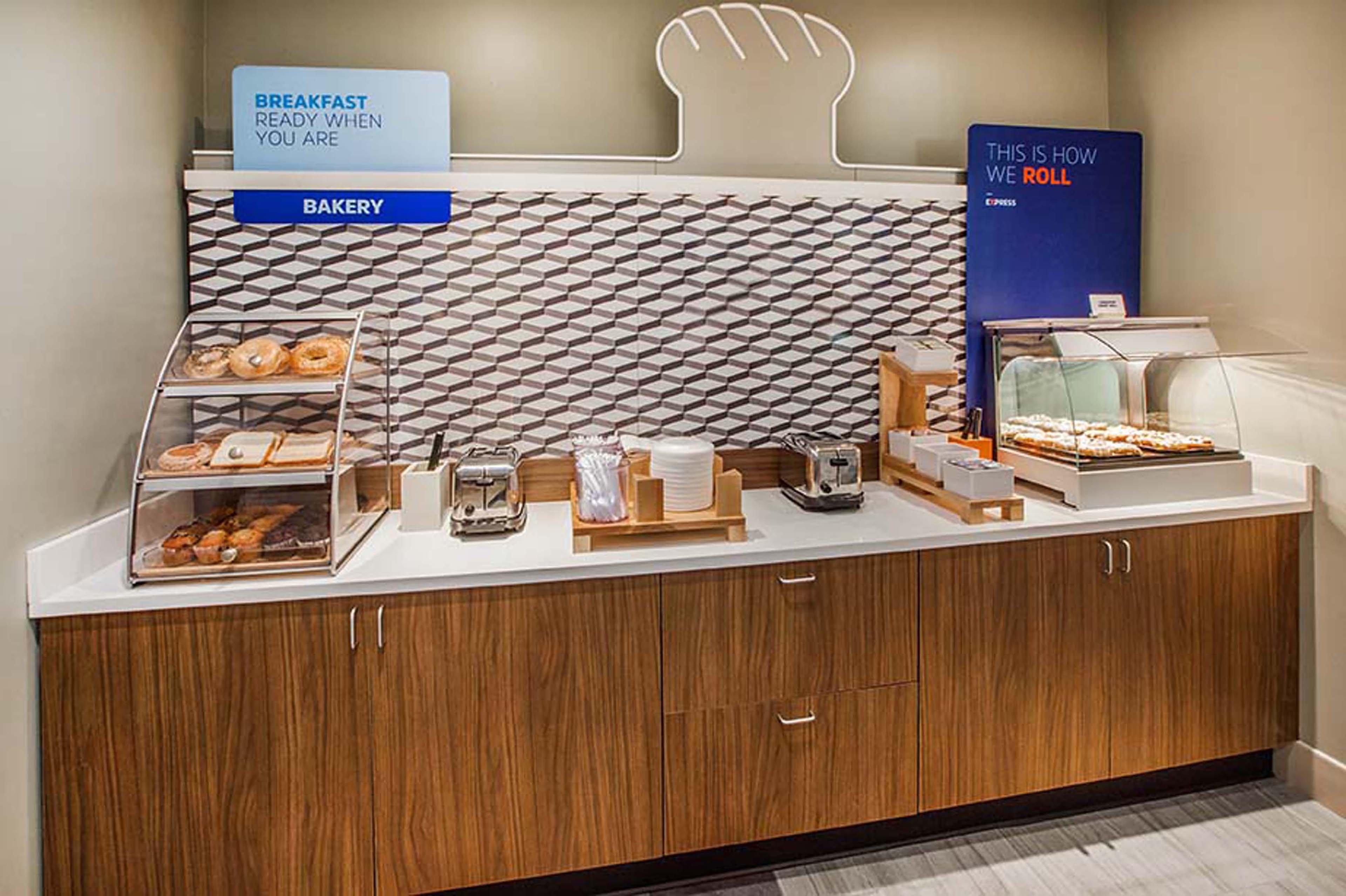 Holiday Inn Express Reno Airport By Ihg Exterior foto